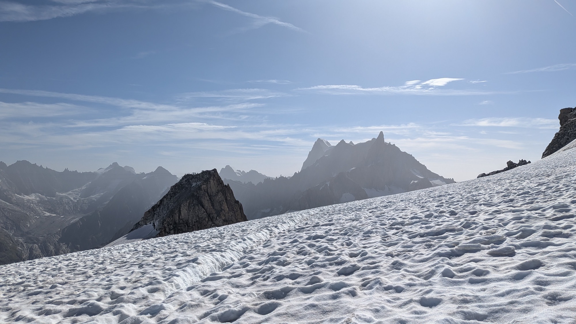 ヴァレーブランシュの雪原と針峰群
